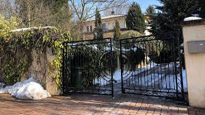 Check spelling or type a new query. 400 Millios Luxusvillaba Vette Be Magat Matolcsy Es Csaladja 24 Hu