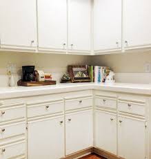 Easy Kitchen Cabinet Makeover With Images Kitchen Cabinets Makeover Laminate Kitchen Cabinets Diy Kitchen Cabinets Makeover