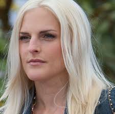 Maybe you would like to learn more about one of these? Sandy Molling So Geht Es Dem No Angels Star In L A Gala De