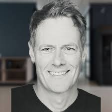 Christina Maslen's Instagram, Twitter & Facebook