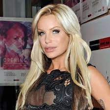 Germany's next topmodel, cycle 16 is the sixteenth cycle of germany's next topmodel.it aired on prosieben in february to may 2021. Gina Lisa Lohfink Angeblich Lebensgefahr Wie Schlimm Geht Es Ihr Wirklich Tv