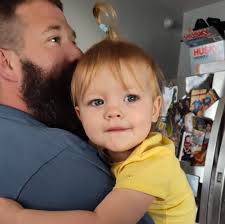 Does it hurt to grill in the rain? I worry about the cold water cracking a  hot Joe. Anyone have any issues with that?