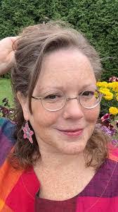 Denise Lipson's Instagram, Twitter & Facebook