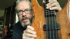 Andy Mertens is the charismatic #bassist for Sheik Yerbouti, famous Zappa  tribute band. Hear him rip thru „A Walk In The Park“