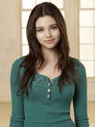 Back to wallpaper girl, clothing, india, brunette, indian, saree. Patricia Salvatore Is The 15 Yr Direct Descendant Of The Salvatore Brothers A Descendant Of Katherine India Eisley Cute Brunette Brown Hair And Grey Eyes
