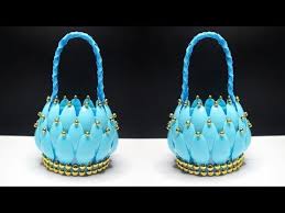 Cukup berikan elemen wajah di bagian cembung kepala sendok plastik. Ide Kreatif Keranjang Cantik Dari Botol Plastik Bekas Dan Sendok Plastik Egg Basket Youtube Sendok Plastik Kreatif Botol Plastik