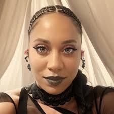 Lela Reese's Instagram, Twitter & Facebook