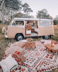 Gaan we samen op avontuur? Blush Ochre Auf Instagram Blessed Are The Curious For They Shall Have Adventures Lovelle Drachman Via Elisecook Featuri Van Life Van Life Diy Van