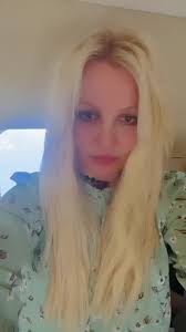 Suzanne Wilkerson's Instagram, Twitter & Facebook