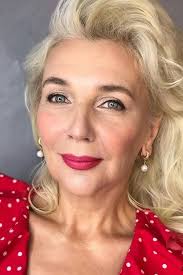 … what kind of makeup should an older woman wear? 7 Tips On Makeup For Older Women With Inspirational Ideas