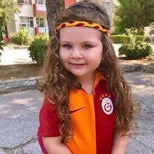 Emel Topchu Adli Kullanicinin Sampiyon Galatasaray Panosundaki Pin Fotografcilik Fotograf Sevimli Kediler