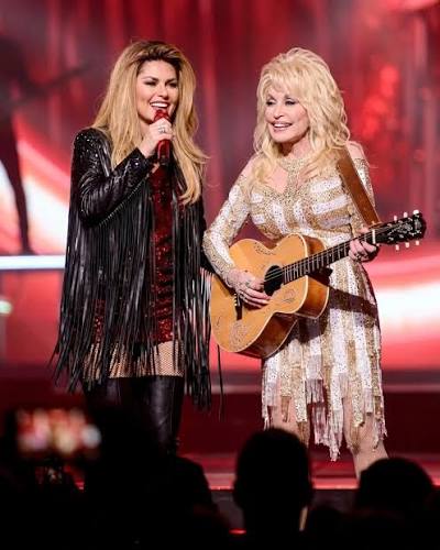 Even 14 years later, this unforgettable duet is still making millions of  people cry. , When Shania Twain and Dolly Parton shared the stage on The  Oprah Winfrey Show, nobody expected the pure magic ...
