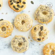 Einfaches Bagels Rezept Backen Macht Glucklich Rezept In 2020 Rezepte Backen Macht Glucklich Rezepte Mit Hefeteig