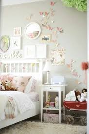 Lo retro y lo vintage se empeñan en estar de plena actualidad. Recamara Con Un Toque Chic Con Imagenes Dormitorios Habitaciones Infantiles Decoracion De Unas