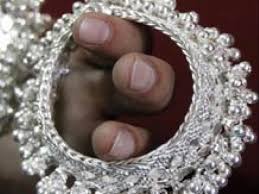 Indian colonial silver marks in 1615, the british east india company first gained a foothold in india, by the end of the 18th century they either ruled or held sway over the majority of lands on the indian subcontinent. Silver Emporium Introduces Hallmark Silver Jewellery In India Business Standard News