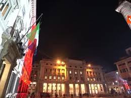 Scarica foto, clip art e video esenti da royalty dalla raccolta di adobe. Bandiere A Mezz Asta In Segno Di Lutto A Palazzo Chigi Per L Attacco In Congo Corriere Tv