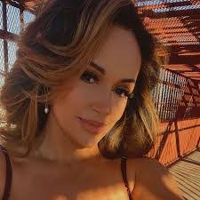 Christina Mccandless's Instagram, Twitter & Facebook