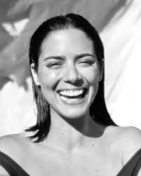 Lorraine Izzo's Instagram, Twitter & Facebook