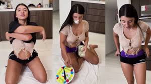 Camila Valencia ASMR, They Prefer Garment Or Smack 🤣🤣 - YTboob