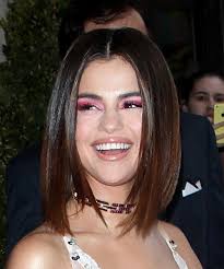 The celebrity is known to be always changing her hairstyle whether its the color, texture or even length. 40 Selena Gomez Hairstyles Hair Cuts And Colors