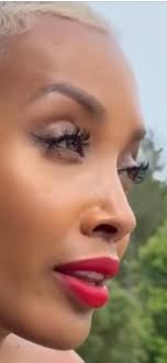 Pandas finally getting the hang of it! Ambers never disappoint.