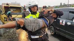Tabrakan Beruntun Di Jalan Margonda Depok 2 Motor Dihantam Truk Dari Belakang Radar Bogor Berita Bogor Terpercaya