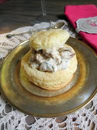 Bouchees A La Reine Farcies Sauce Aux Cepes Alsace Bouchees A La Reine Idee Recette Et Alimentation