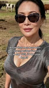 Dating a 55-Year-Old Divorced Woman: What to Know