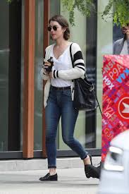 Elle fréquente l'école anglicane des filles de st hilda. ð—®ð—±ð—²ð—¹ð—®ð—¶ð—±ð—² ð—¸ð—®ð—»ð—² ð—³ð—¿ð—®ð—»ð—°ð—² On Twitter Candid Adelaide Et Joey A Vancouver Le 8 Juillet X23 Hqs Https T Co G3abgpdalu