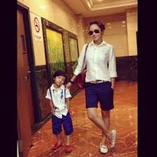 She was born in johor bahru but moved to penang later. Pin Di Artis