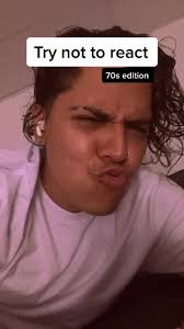 Pause and blind duet. Who won!? #dontreact #alternativetiktok #70s #fyp