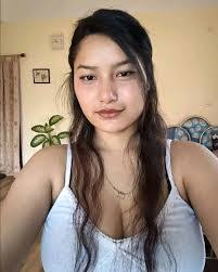 Charlotte Kwofie's Instagram, Twitter & Facebook