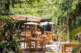 Translations of the phrase restaurantes abiertos from spanish to english and examples of the use of restaurantes abiertos in a translation of restaurantes abiertos in english. Los 10 Restaurantes Al Aire Libre Mas Hermosos De La Cdmx