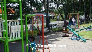 Jemputan sekolah untung suropati murah di kota sidoarjo. Nusabali Com Kolam Renang Dan Taman Kota Jagath Karana Rusak