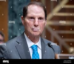 Andrew saul hi-res stock photography and images