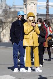Полное имя — джастин дрю бибер (justin drew bieber). Justin And Hailey And Justin Bieber Spotted In Monochromatic Looks At Paris Fashion Week