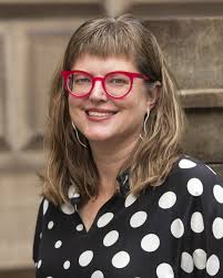 📣 Entries extended for another 2 weeks + judge announcement 📣 Good news!  If you haven't entered the Wollongong Art Prize yet, there's still time.  Entries have been extended by 2 weeks