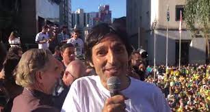 Tomé abduch não deixa barato asneiras de thaís oyama e dá invertida fenomenal calando sua boca. Fa De Guedes Empresario E Ativista Puxa Coro Por Reforma Da Previdencia Em Protesto Jornal O Globo