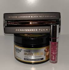 Diese Sachen Habe Ich Alle Bei Rossmann Gefunden Zum Einen Den Neuen Berry Love Liquid Lipstick Von Essence Die Neue In 2020 Indoor Garden Berries Amazing Gardens