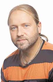 SÄHKÖLIITTO ONNITTELEE VANHINTA JÄSENTÄÄN SIVUT 12-13