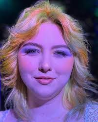 Amy Sokol's Instagram, Twitter & Facebook