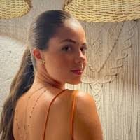 Anna Flora's Instagram, Twitter & Facebook