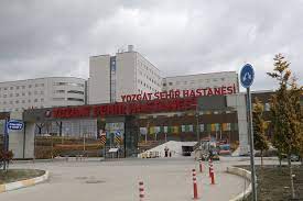 Rönesans i̇nşaat hastane proje müdürü mustafa tibükoğlu, gazetecilere yaptığı açıklamada, hastanenin açılışa hazır olduğunu söyledi. Yozgat Sehir Hastanesi Kovid 19 La Mucadele Icin Pandemi Hastanesine Donusturuldu