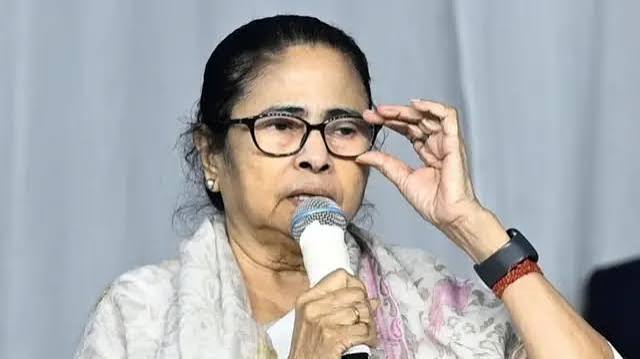 ममता बनर्जी ने कांग्रेस को क्यों दिया अल्टीमेटम, अब क्या हैं विकल्प- प्रेस रिव्यू - BBC News हिंदी