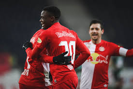 Die sportvereinigung guntamatic ried i.i., 1912 ist ein fußballverein aus der oberösterreichischen stadt ried im innkreis in österreich und spielt derzeit in der höchsten spielklasse, der bundesliga. Patson Daka On Target Action For Enock Mwepu As Salzburg Butcher Sv Ried Zamfoot