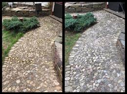 Jede Flache Im Garten Kann Erfrischt Werden Und Auch Die Schwierigsten Stellen Gereinigt Gartenreinigung Kies Steinweg H Gartenfliesen Steinweg Garten