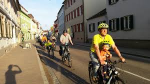 Unless otherwise stated, rides are held on the last friday of every month at 5.30pm. Ansbacher Critical Mass Mit Gruner Beteiligung Radeln Im Verband Durch Ansbach