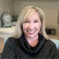 Stephanie Gullickson's Instagram, Twitter & Facebook