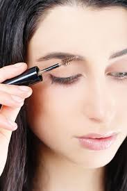 Anyway, let's continue with the steps by step instructions on how to do your eyebrows with eye pencil or powder eyeshadow: How To Fill In Eyebrows 8 Easy Steps To Thick Eyebrows Using Makeup