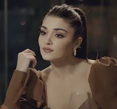 resim life tarafindan kesfedildi we heart it de kendi gorsellerinizi ve videolarinizi kesfedin in 2021 beautiful girl photo turkish women beautiful lovely girl image